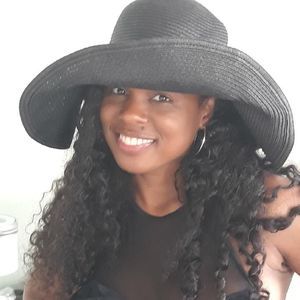 Meet your Posher, Lesli